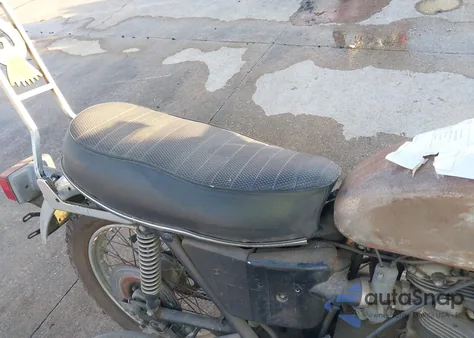 1976 Triumph Bonneville из США, поврежденный, VIN T140VHN62556